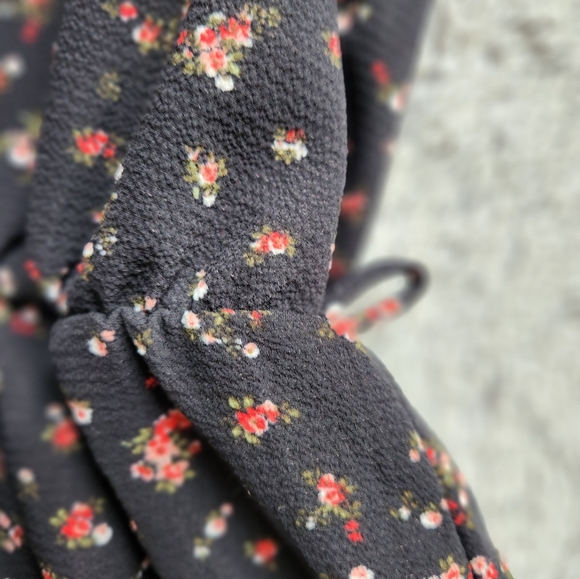 2/$30 Floral Flowy Romper - Picture 6 of 8